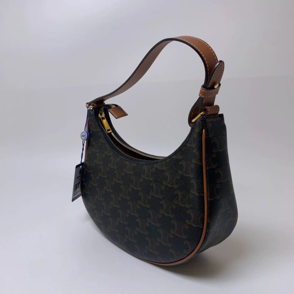 Celine Women Pre-Loved Bag Very Good Condition - Picture 4 of 9